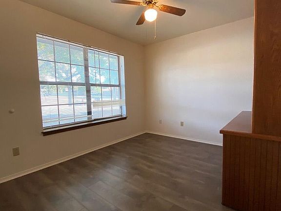 5th image of 200 Crestwood Dr