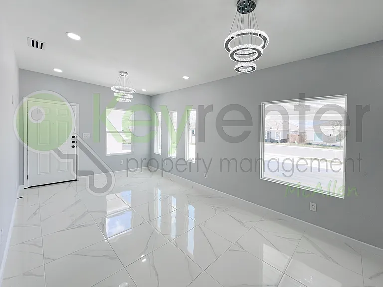 829 N Woodson Ave #4 — Photo 11