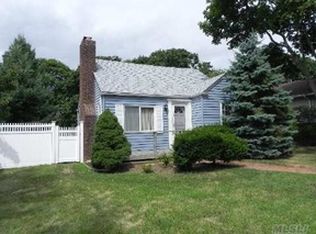 2230 Hortense Ave, Seaford, NY 11783