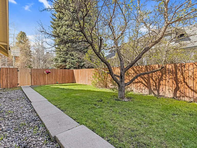 303 E Olive St #2 — Photo 21