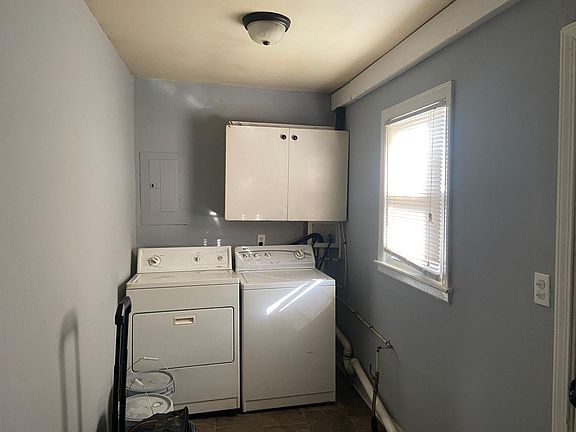 5th image of 1015 Elizabeth St