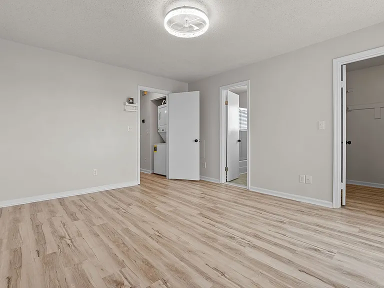 837 Little Bay Ave #3C — Photo 18