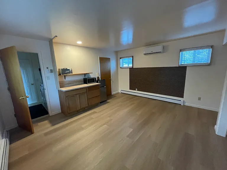 250 Bartlett St — Photo 3