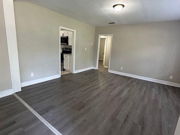 4th image of 3462 Brookhaven Dr