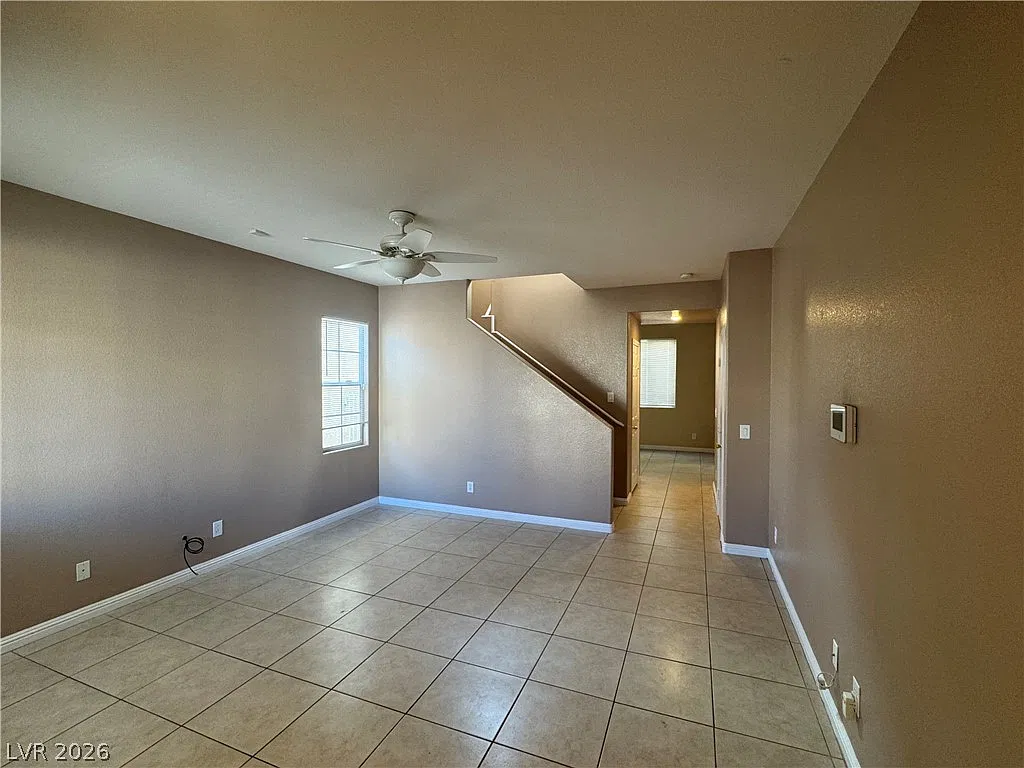 3 bed, 2.5 bath, 1429 sqft, $1,750 — Photo 4