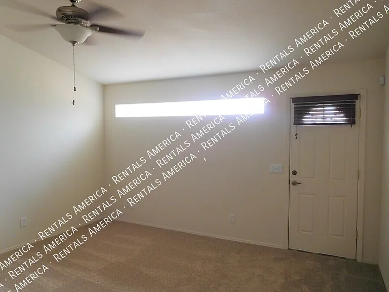 5747 N 105th Ln — Photo 6