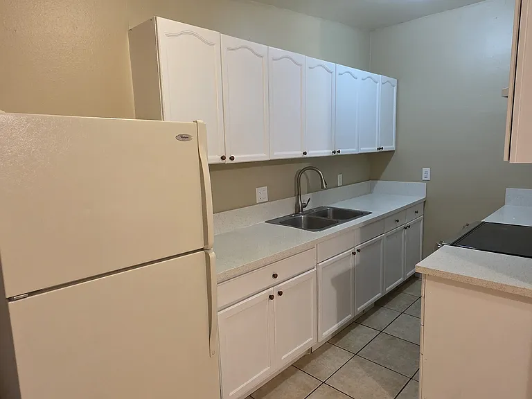 1420 Putnam Ave #8 — Photo 16