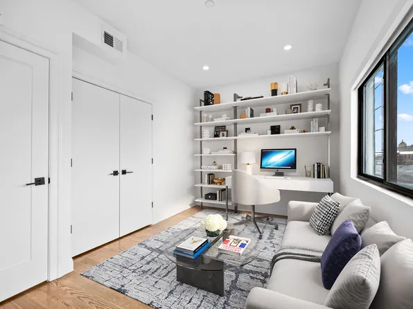 257 Throop Avenue image 7 of 10