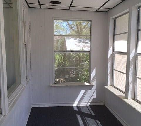 5th image of 410 Stockard St