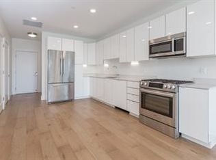 248 Meridian St #605, Boston, MA 02128