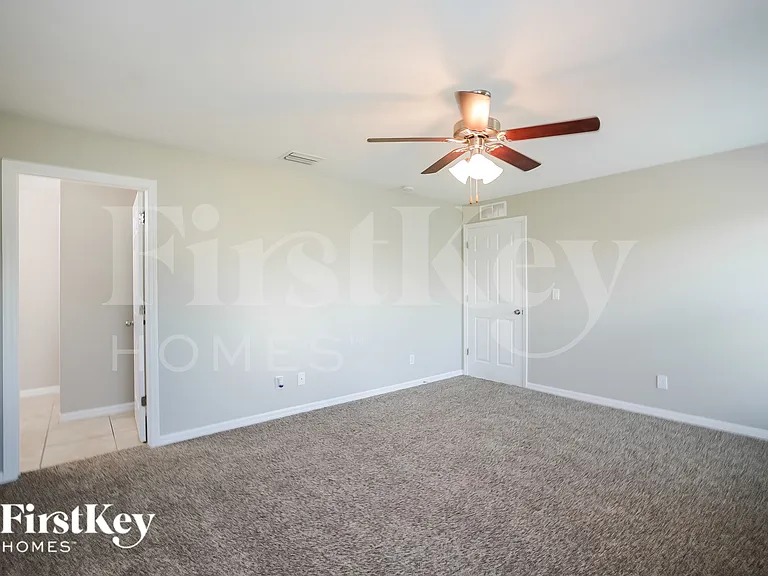2209 NW 37th Ave — Photo 9