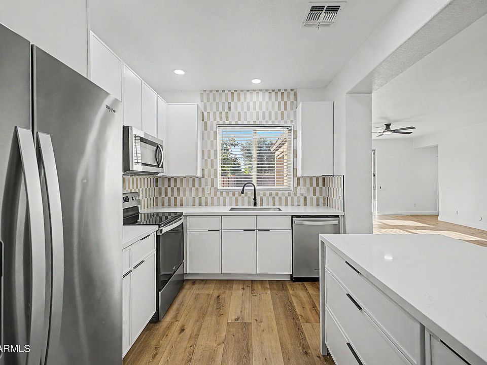 1st image of 706 E LAS COLINAS Place