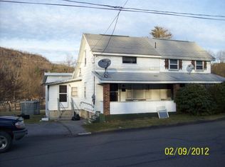 37 Bull Run St, Coaldale, PA 18218