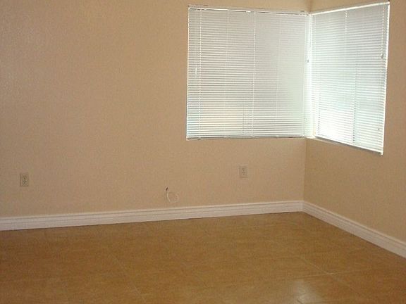3rd image of 510 W Turney Ave
