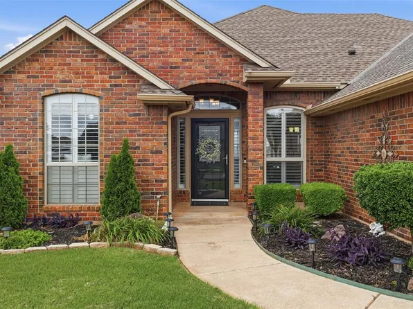 3017 Richfield Ln, Edmond, OK 73013