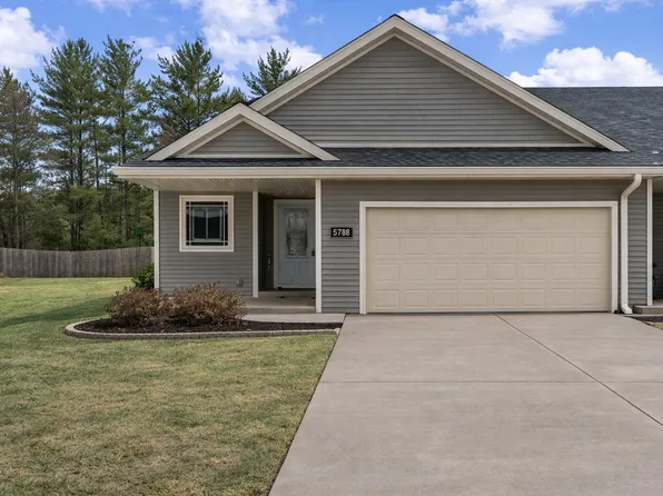 5788 Jackies Dr, Loves Park, IL 61111