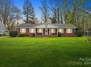 7614 Rolling Hill Rd, Charlotte, NC 28227