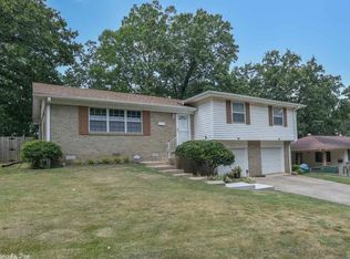 520 Springwood Dr, Little Rock, AR 72211