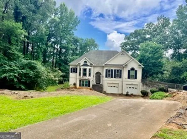 70 Circle Dr, Hampton, GA 30228