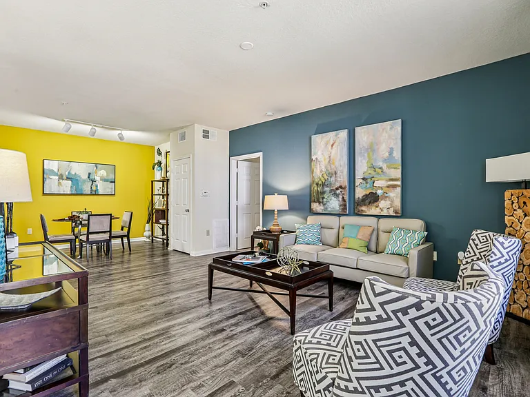 The Arbor Walk Apartments — Photo 8