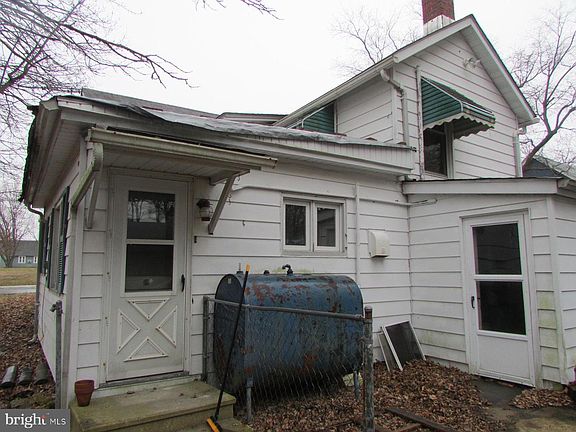 5th image of 21356 Catholic Ave