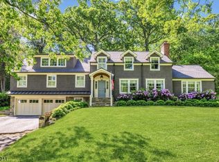 16 Sweetbriar Rd, Summit, NJ 07901