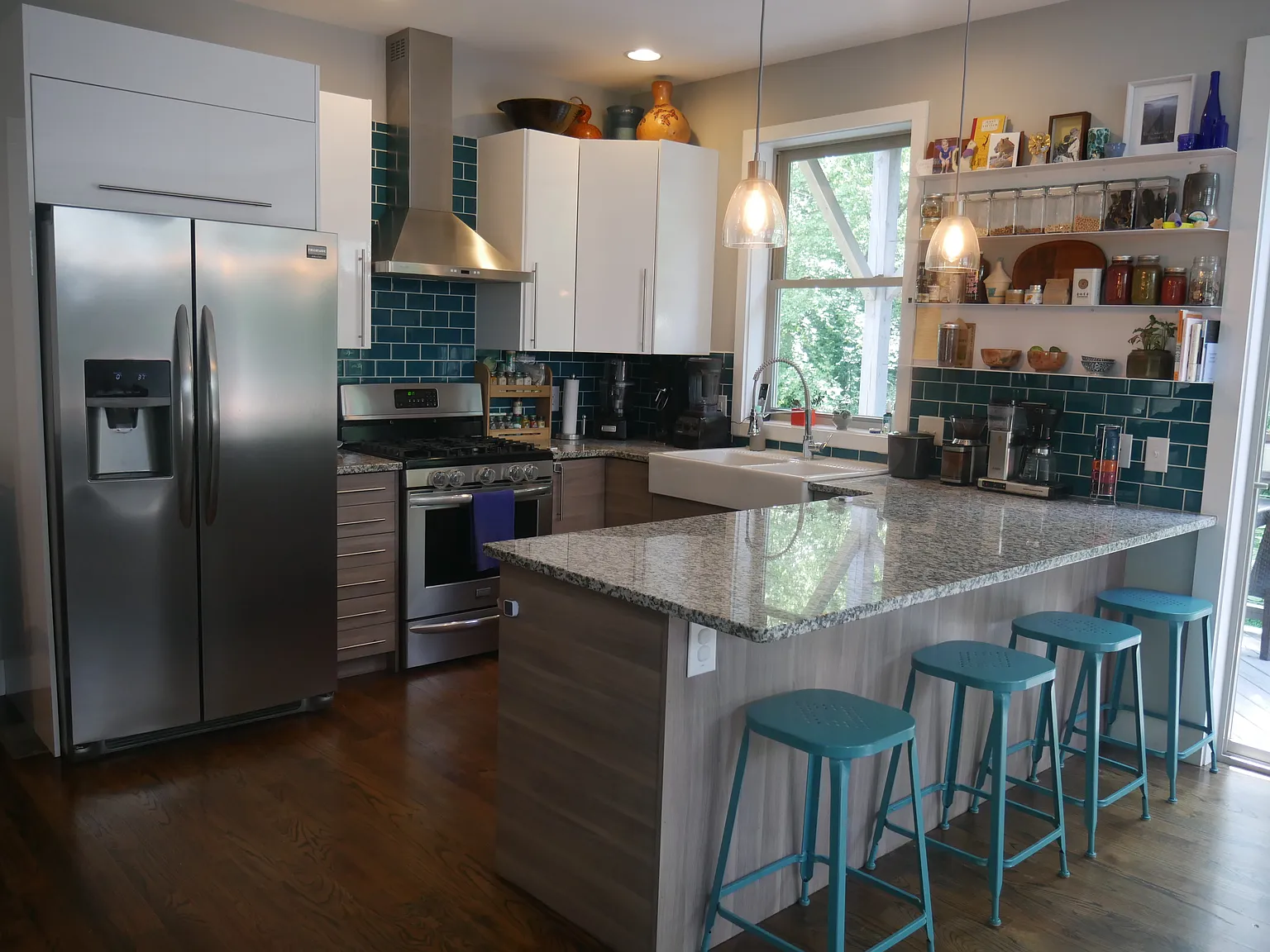 2 bed, 2.5 bath, 1584 sqft, $2,650 — Photo 3