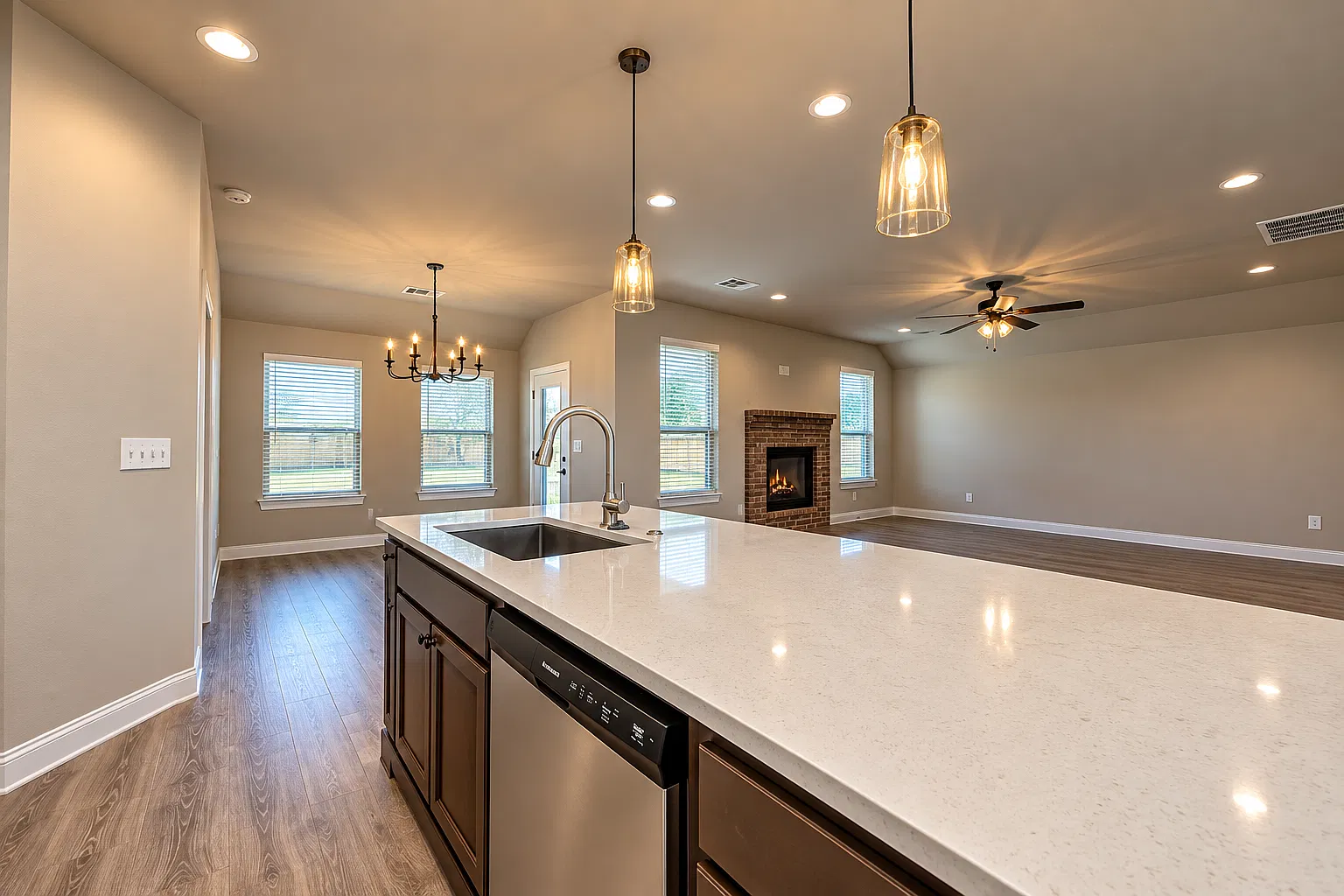 4 bed, 1760 sqft, $2,150 — Photo 4