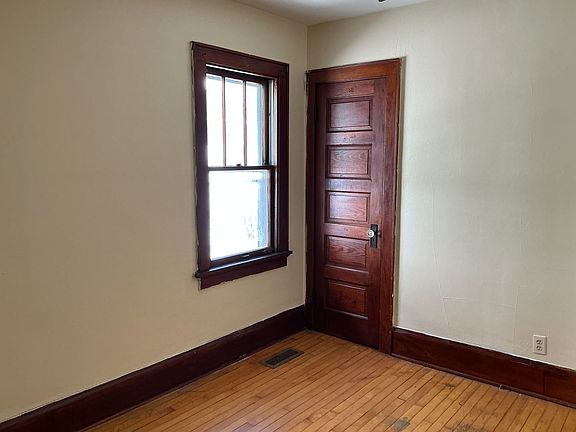 4th image of 4058 N 7th St