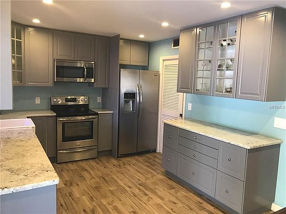 3rd image of 6687 Cape Hatteras Way NE APT 2
