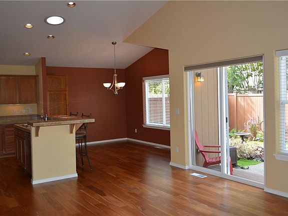 4th image of 4817 Durham St SE