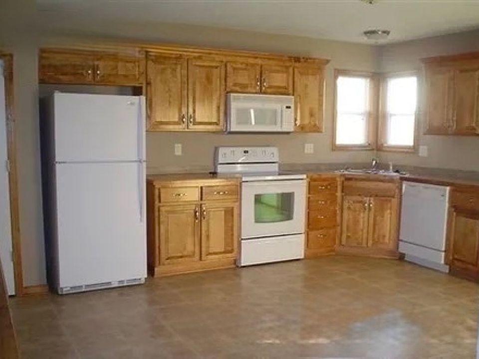 2nd image of 1920 S Arrowhead Ct