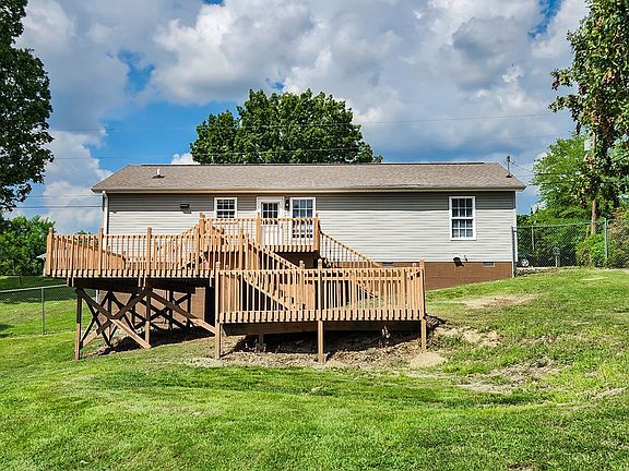 4th image of 1291 Eastview Dr