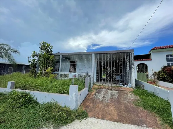 15 Nq Calle Fenix, Bayamon, PR 00956