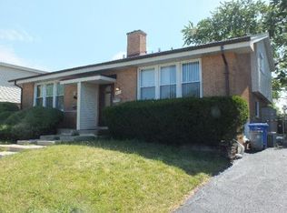 9319 Hamlin Ave, Des Plaines, IL 60016