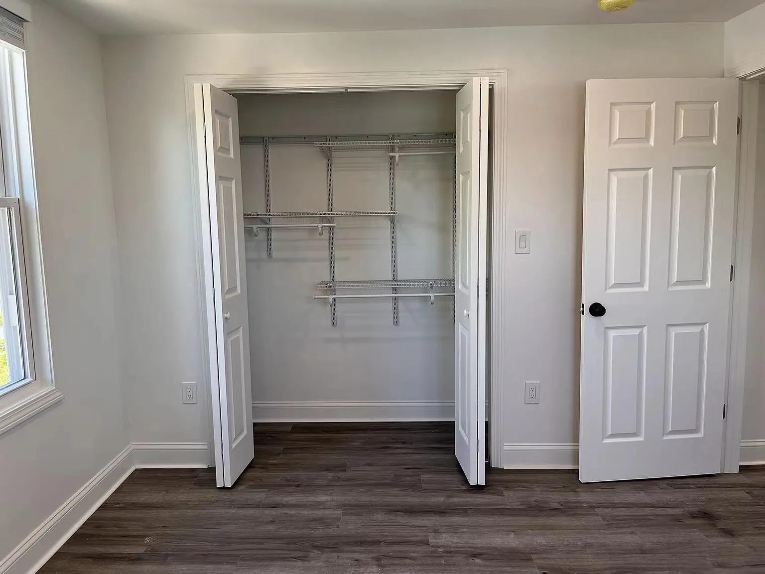 336 Lowell St — Photo 4