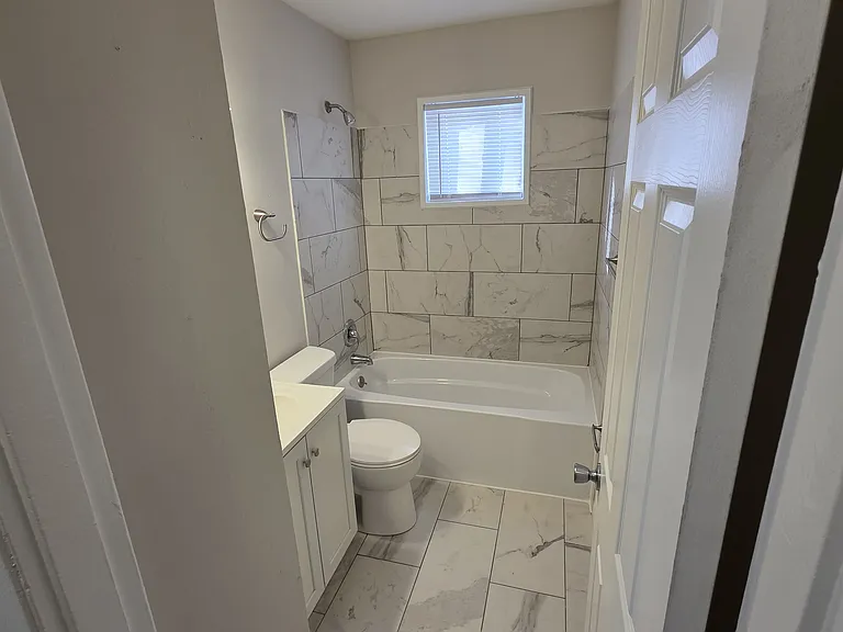 1225 Redman Blvd — Photo 4