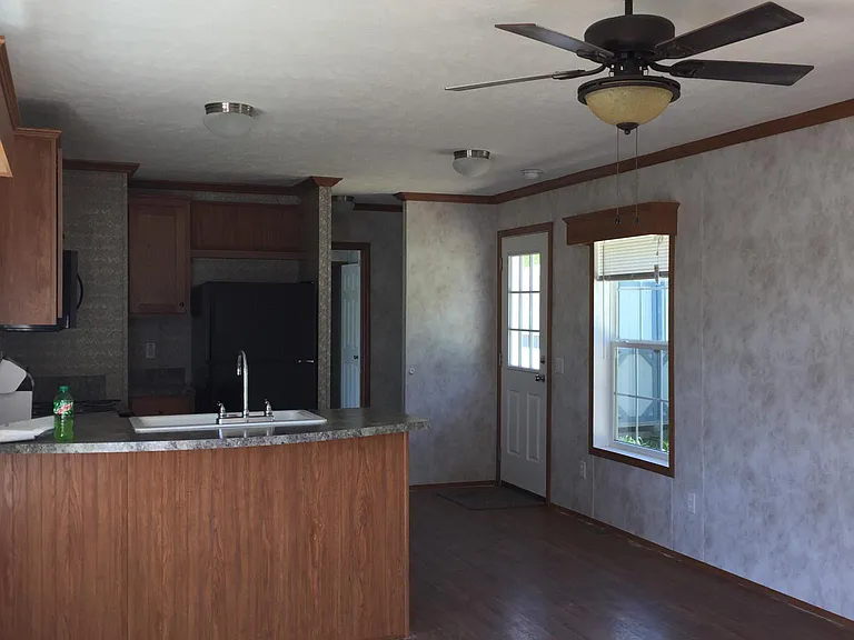 Hillcrest Crossing — Photo 21