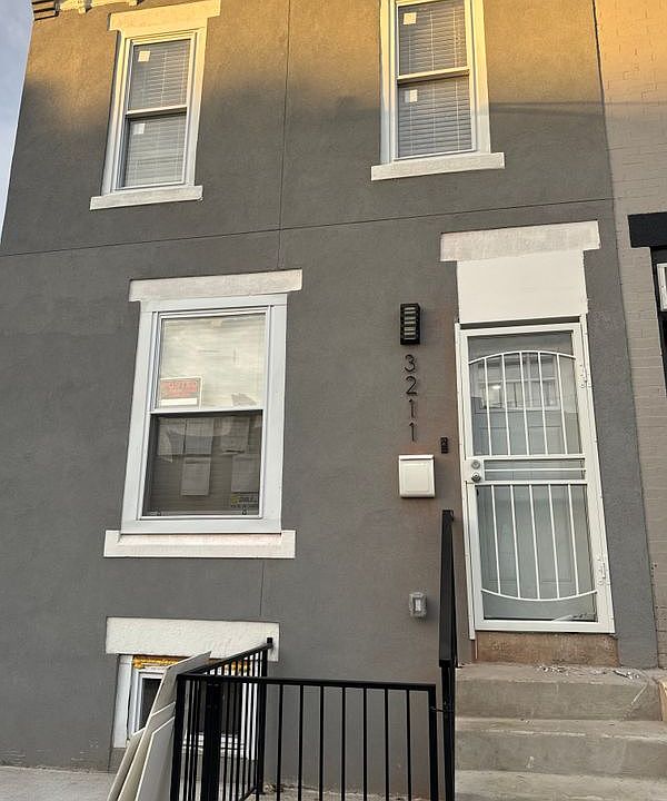 1st image of 3211 W Dakota St