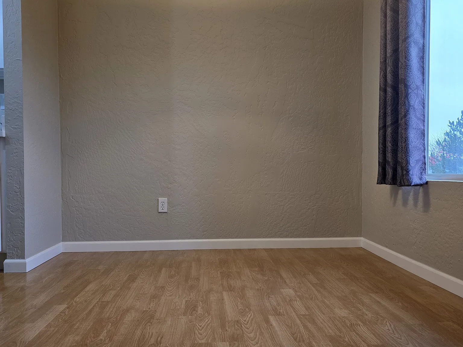 2 bed, 923 sqft, $2,400 — Photo 3