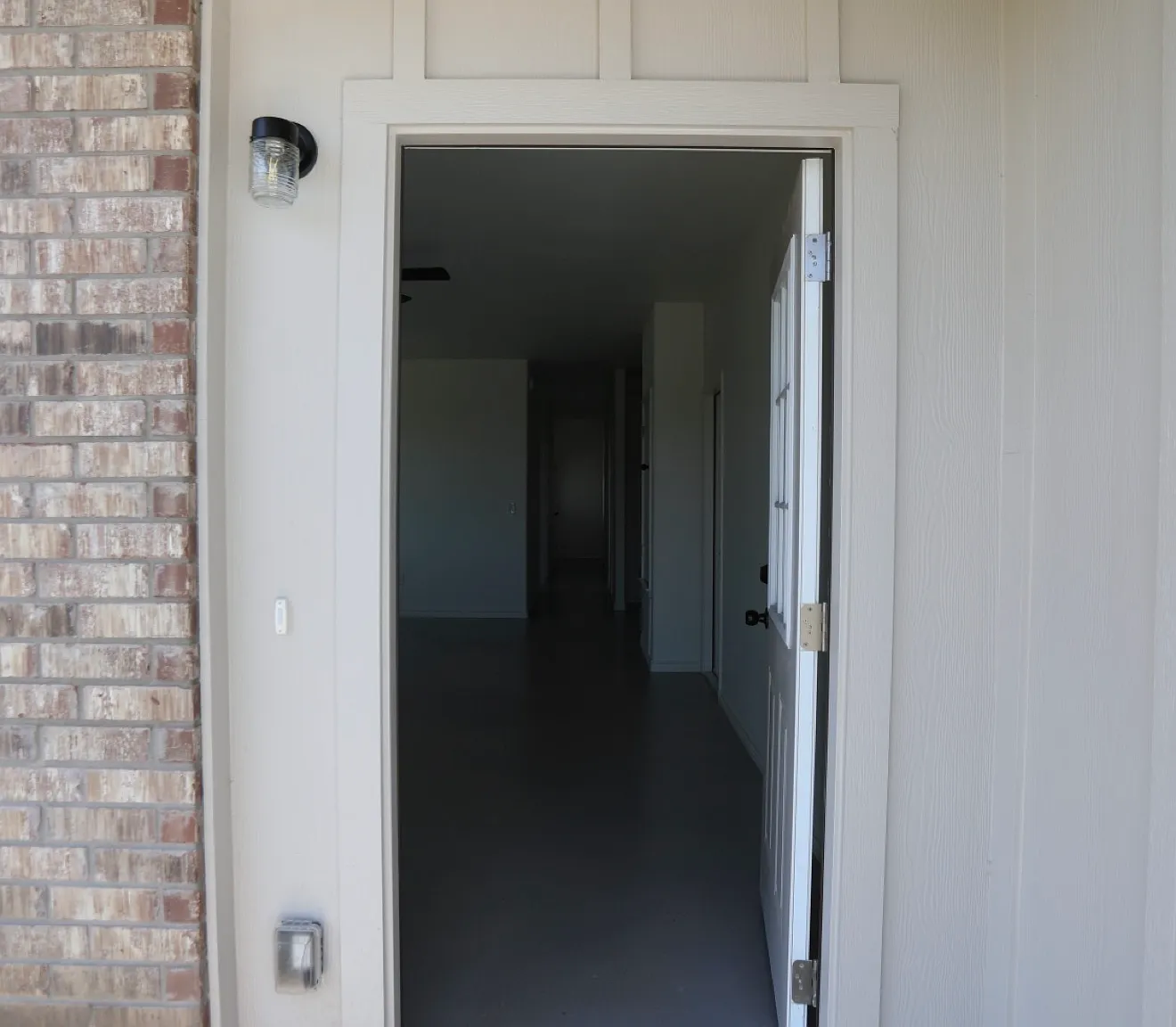 3 bed, 1330 sqft, $1,700 — Photo 2