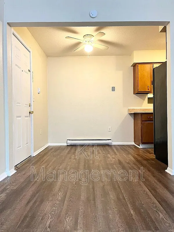 Bright 2-Bedroom Upstairs Unit on W Alexis Rd Convenient Toledo Location for Just $695! — Photo 2