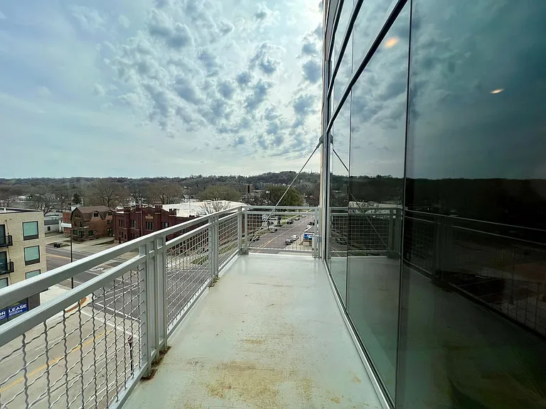 201 N Riverfront Dr — Photo 12