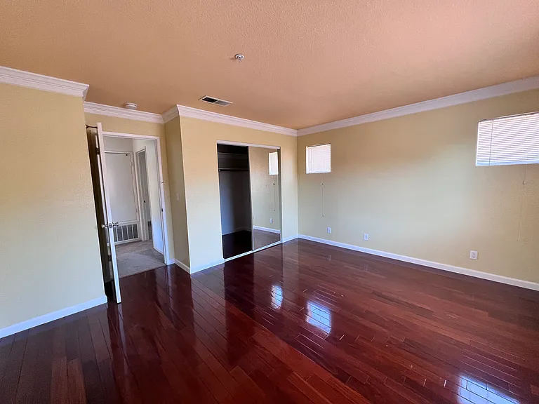 1059 La Sierra Ter — Photo 10
