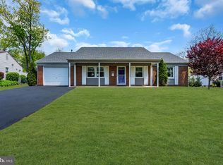 28 Norman Ln, Willingboro, NJ 08046
