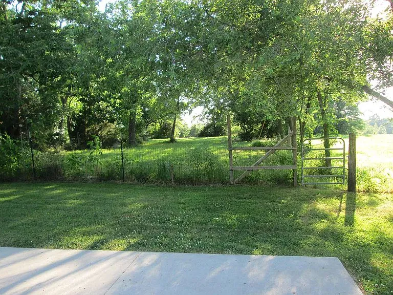 1611 N Dozier Station Rd — Photo 7