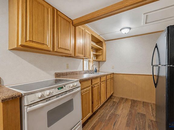 5th image of 229 Doolittle St
