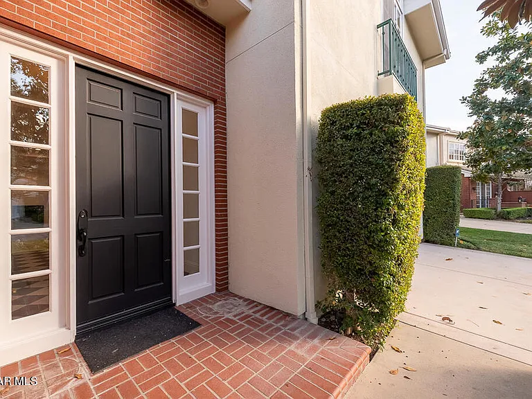2390 Crombie Ct — Photo 52