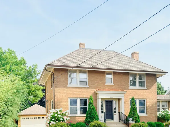 322 W 3rd St, Beaver Dam, WI 53916