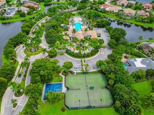 10703 Versailles Blvd